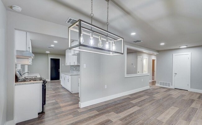 Photo - 850 Timber Dr