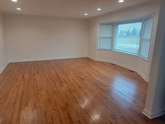 Photo - 2045 Farrell Ave