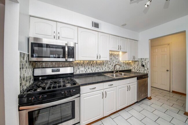 Photo - 5300 Carriage Way Dr Unit 107