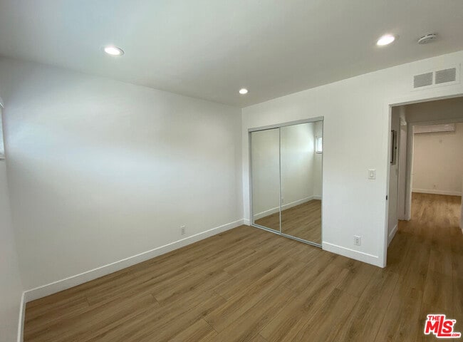Photo - 1438 S Barrington Ave Unidad 1
