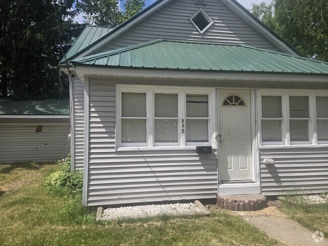 Building Photo - 532 Cedar St Rental