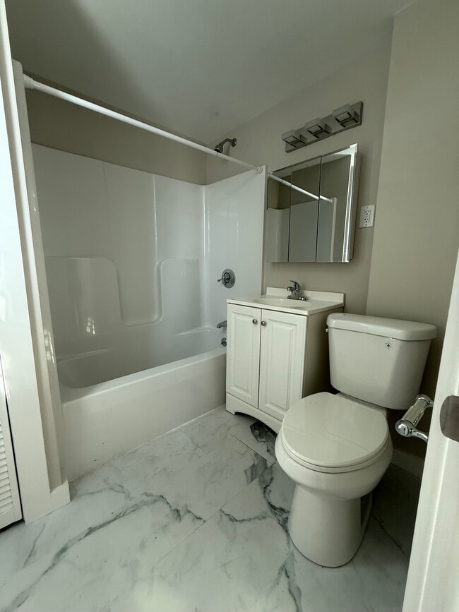 Photo - 129 Bay St Unit 129 Bay St