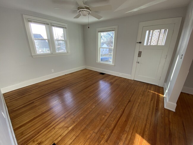 Photo - 705 Maple Ave