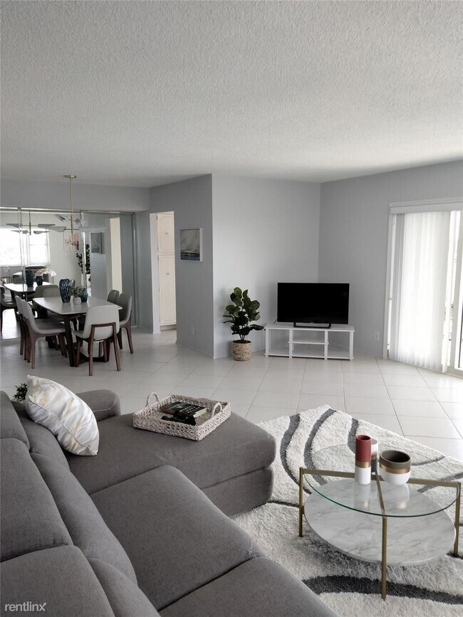 Photo - 2 br, 2 bath Condo - 1200 Hibiscus Ave # PH8 Unidad # PH8