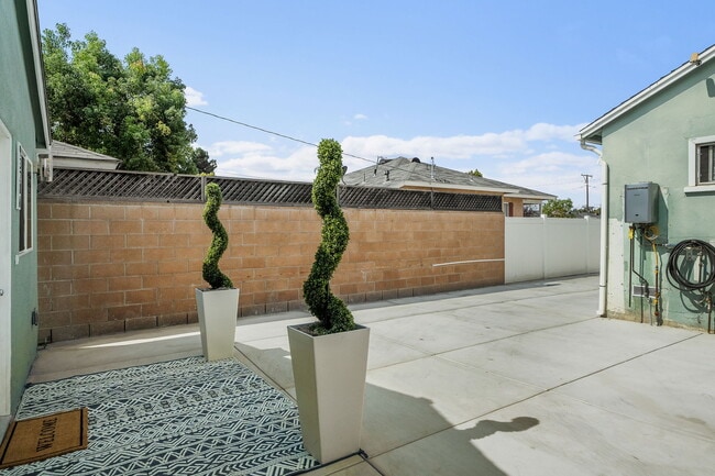 Photo - 9328 Firebird Ave Unidad A