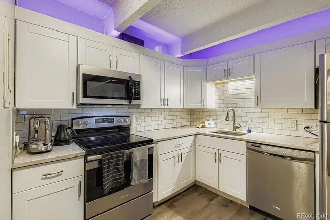 Photo - 555 E 10th Ave