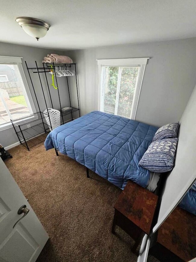 Photo - 417 Simpson Ave