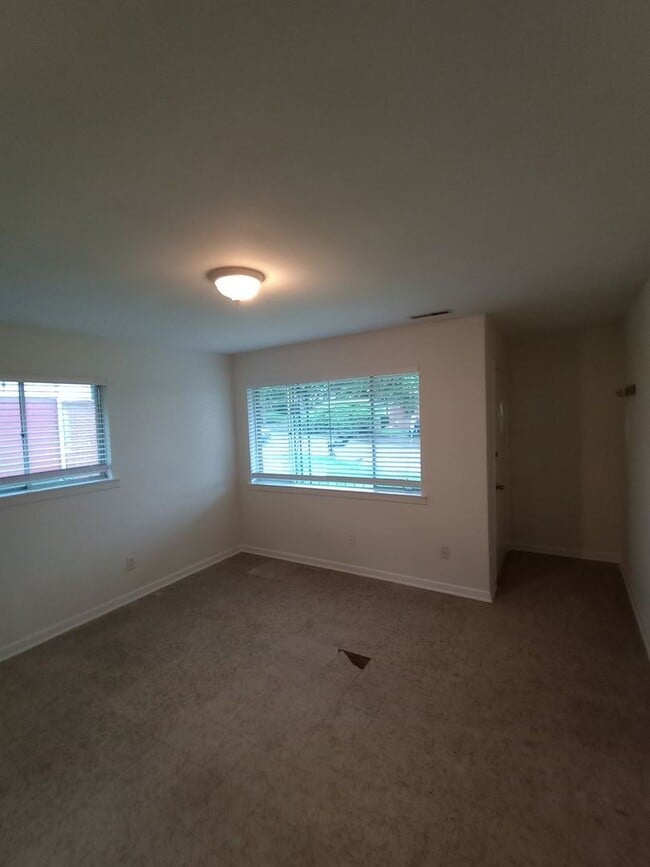 936 Fortwood St Unit 1