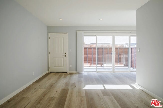 Photo - 1116 San Rafael Ave