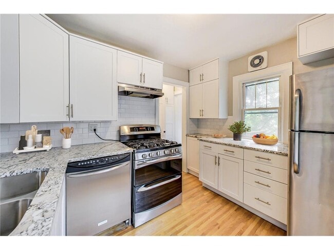 Photo - 564 Brimhall St