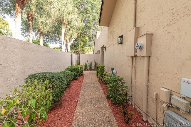 Photo - 6876 Palmar Ct