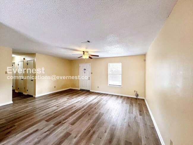 Photo - 28 John Hancock Cir