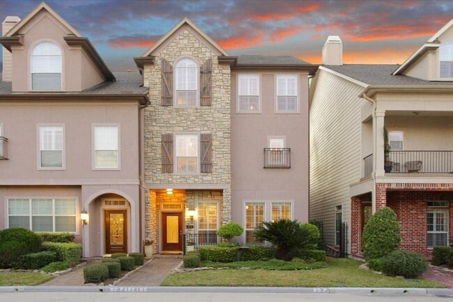 Building Photo - 427 N Gate Stone Rental