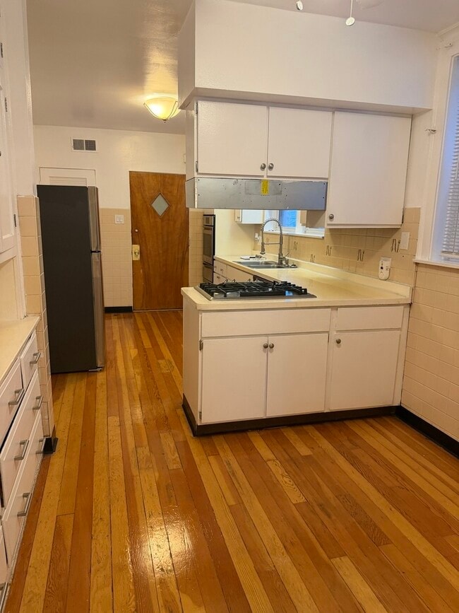 Photo - 7544 N Oakley Ave Unit 2