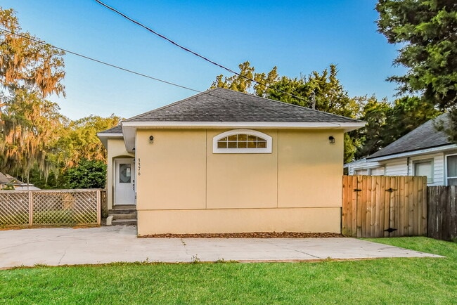 Building Photo - 3376 FL-207