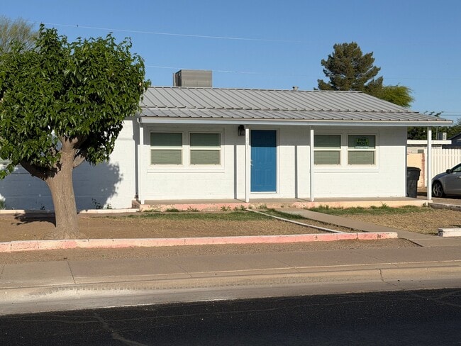 Building Photo - 1803 S 8th Ave