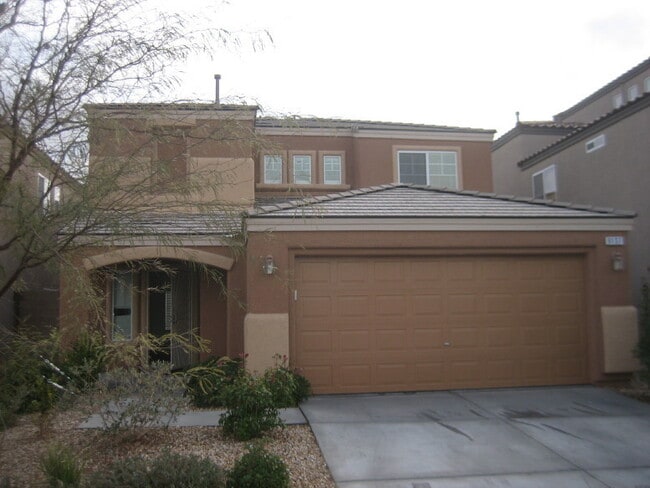 Building Photo - Beautiful 4 bedroom, 2.5 bath home with a 2 car garage!