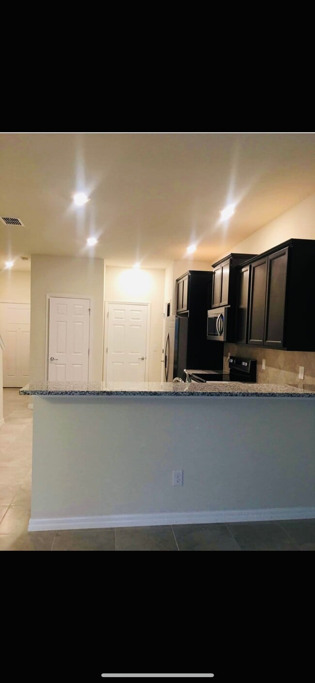 Photo - 5331 Sylvester Loop