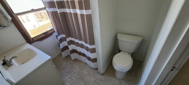 Photo - 237 E Donald St