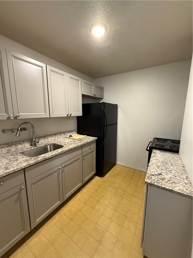 Photo - 269 E Pickens Rd Unit 5