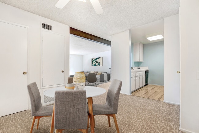 Photo - 5460 White Oak Ave Unidad G213