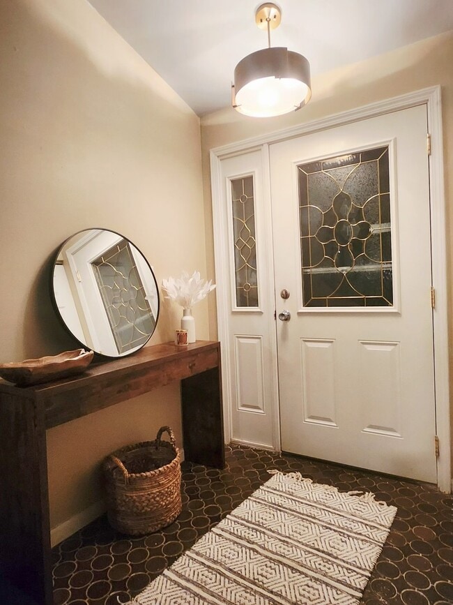 Photo - 264 Lincoln Dr