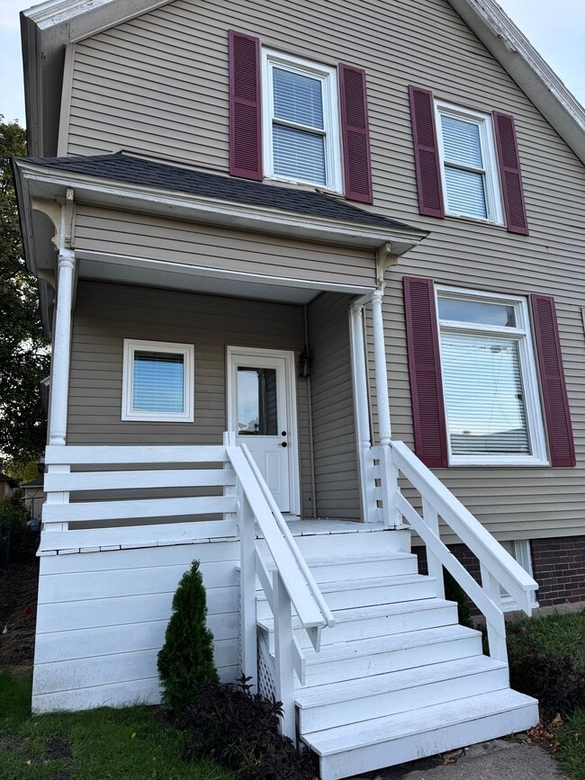 Building Photo - 601 E Indiana St