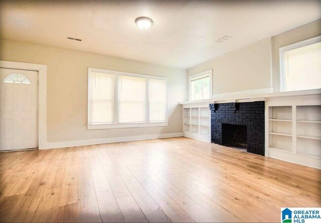 Photo - 501 5th St SW