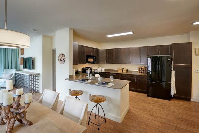 Building Photo - M2 Rental
