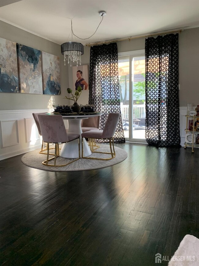 Photo - 523 Hory St