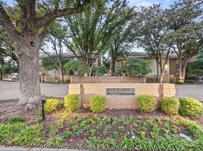 Photo - 1909 Chasewood Cir