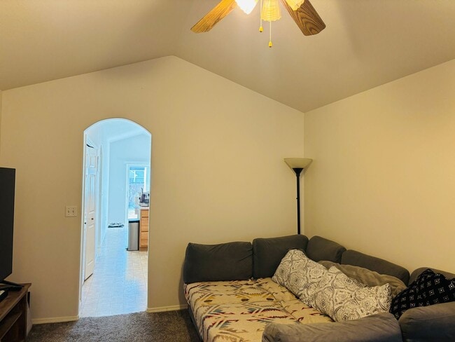 Photo - Cosy House w/ large garage in Belgrade. Pet friendly.