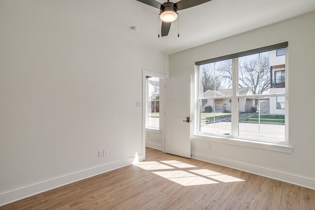 Photo - 2320 Benbrook Blvd Unit Full
