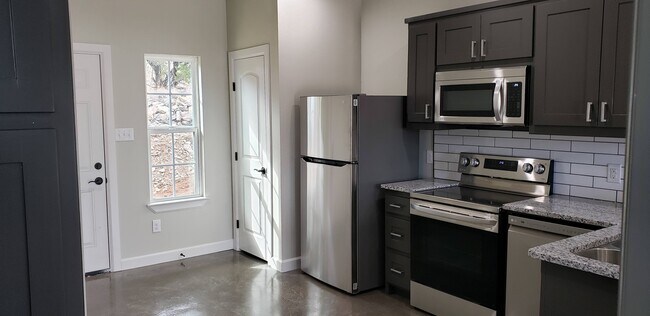 Photo - 506 Litigation Unit 106