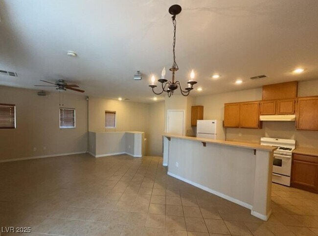 Building Photo - 3928 Sweet Pine St Unit 101 Rental