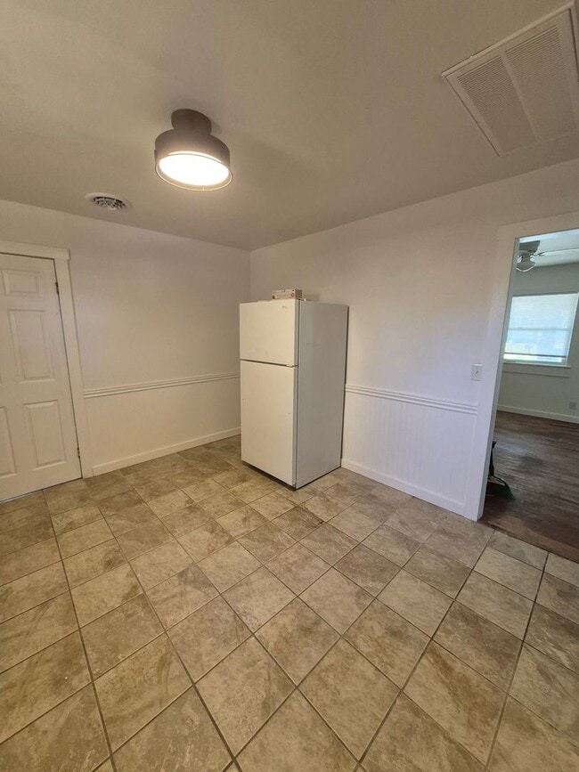 Photo - 2 bed, 1 Bath house in Bolivar, Mo! Call Quick!