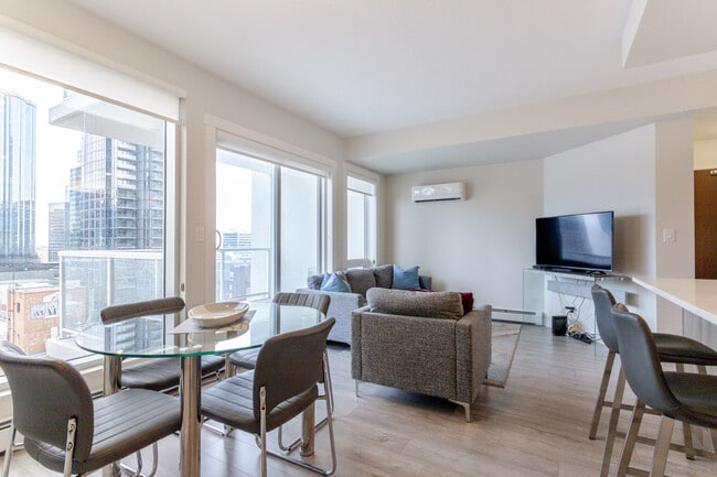 Photo - 10410-1102 102 Ave NW