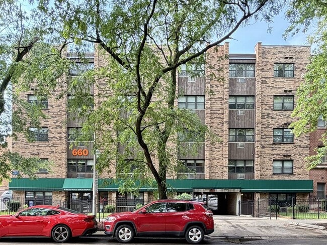 Building Photo - 675 W Wrightwood Ave Unit 115