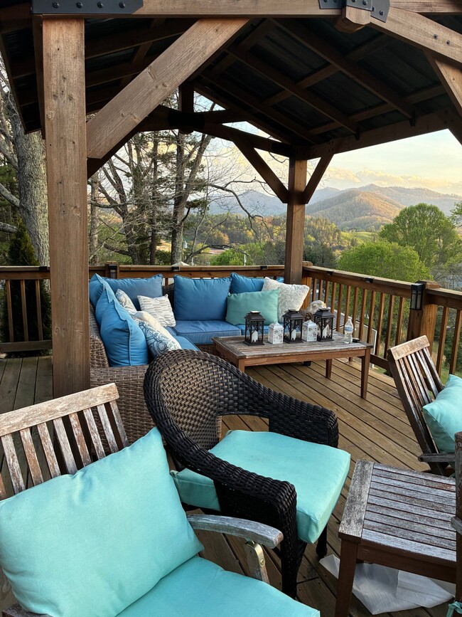 Photo - 111 Sunrise Ln