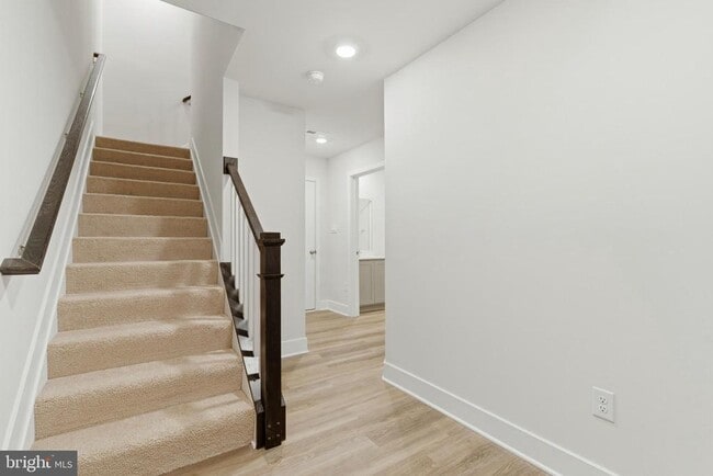 Building Photo - 5217 Manor Park Dr