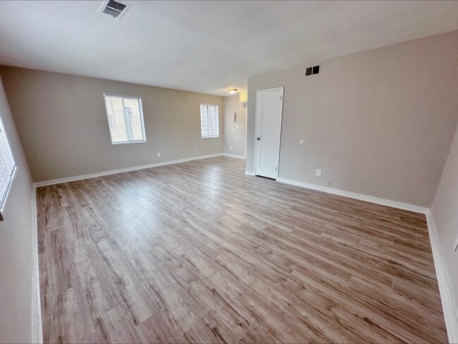 Photo - Greenbrier Apartments