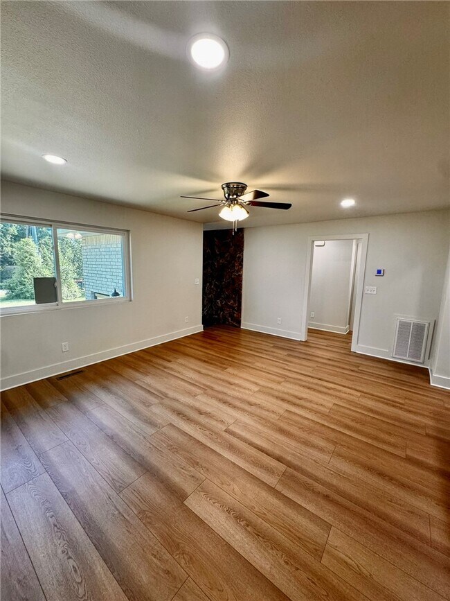 Photo - 14911 Dutchmans Dr