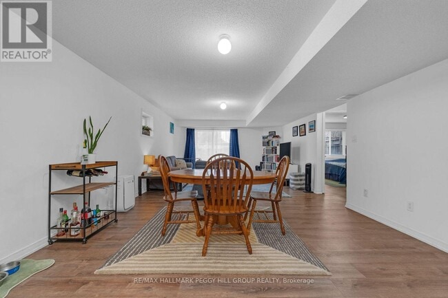 Photo - 194 Country Ln