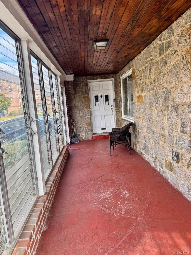 Building Photo - 29 N Long Beach Rd