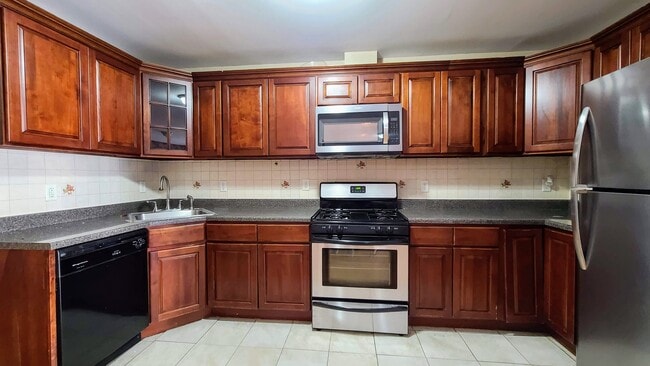 Building Photo - 55 Grace St Unit 1 Rental