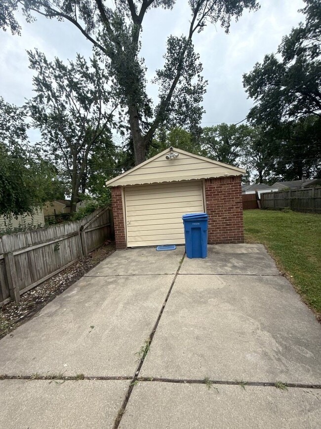 Photo - 3 Bedroom Home in Dearborn