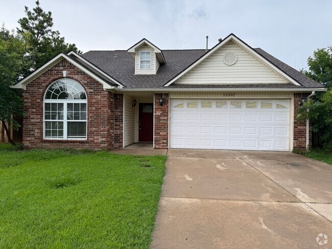 Building Photo - Collinsville 3/2 with new carpet!! Rental
