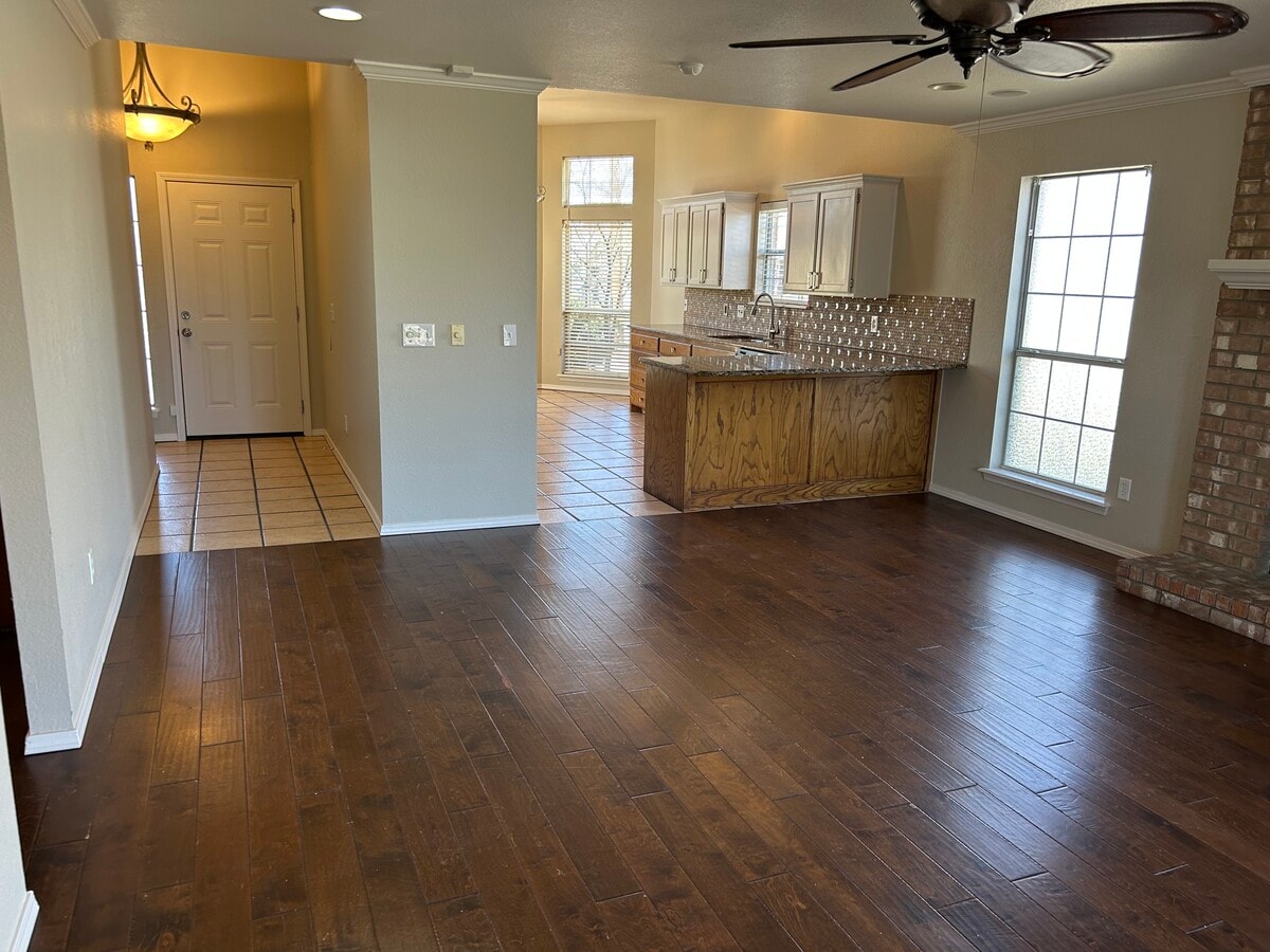 Photo - 6301 S Bonham St