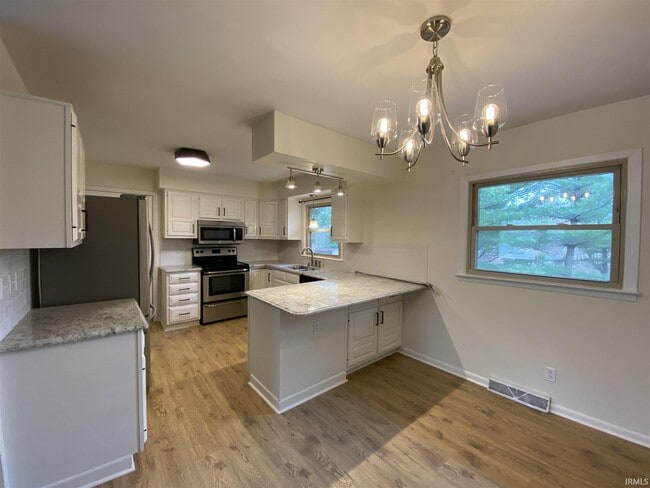 Photo - 1100 E Prairie Dr