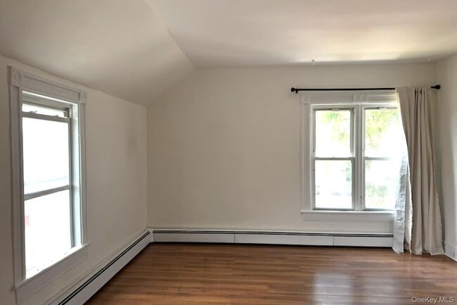 Photo - 154 S High St